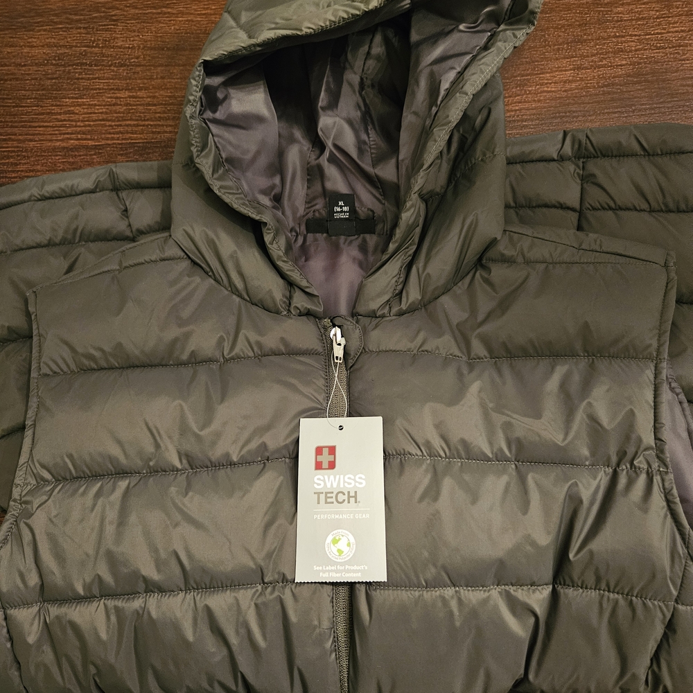 Swiss Tech Puffer Sleeveless Vest with Hood